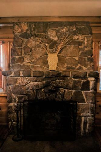Embers Lodge & Cabins