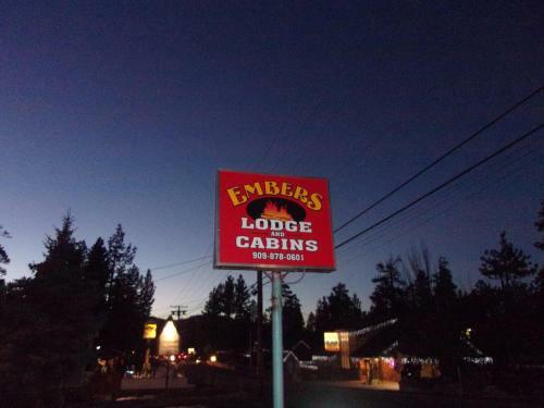 Embers Lodge & Cabins