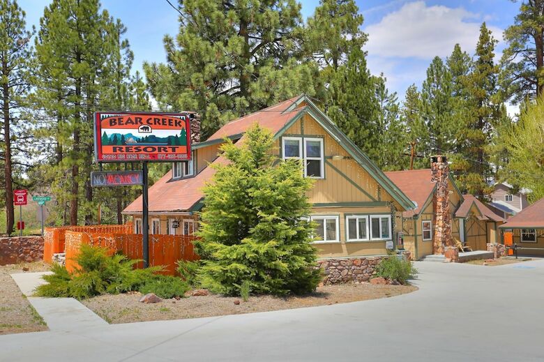 Hotel Bear Creek Resort