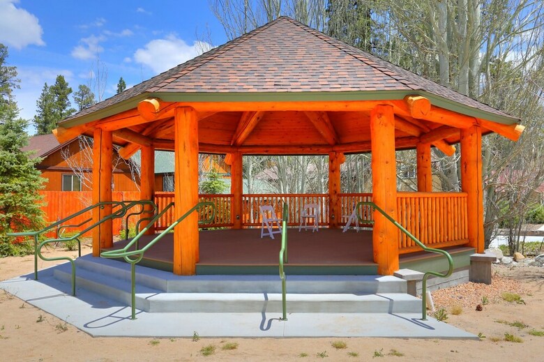 Hotel Bear Creek Resort