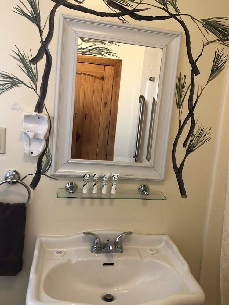 Hotel Bear Creek Resort