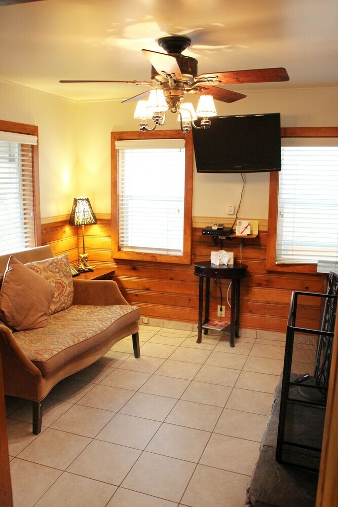 Hotel Bear Creek Resort