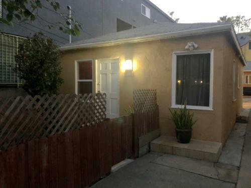 Modern Home In Burbank