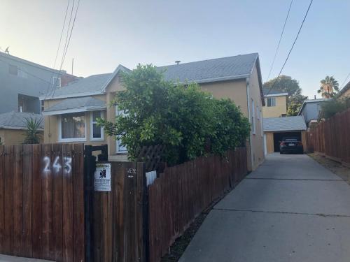 Beautiful New Home In Burbank 1bd