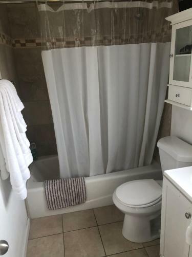 Beautiful New Home In Burbank 1bd