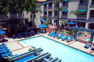 Tamarack Beach Hotel