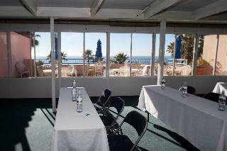 Tamarack Beach Hotel