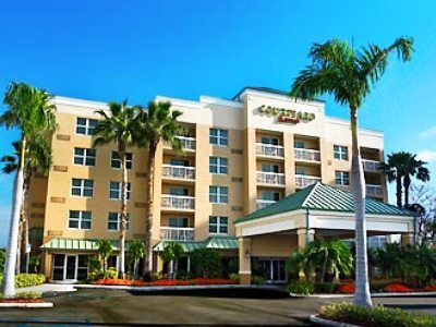 Hotel Courtyard By Marriott At Aventura Mall