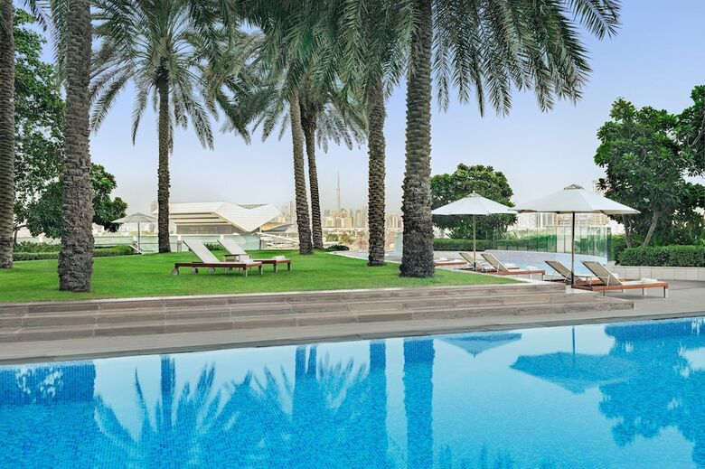 Hotel Crowne Plaza Festival City