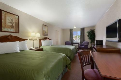 Hotel Travelodge Orange County Airport