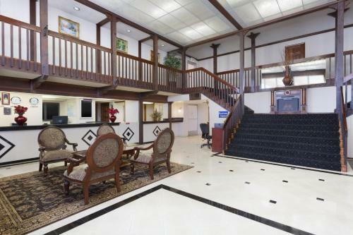 Hotel Travelodge Orange County Airport