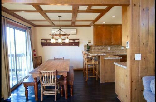 Lakeview Lodge