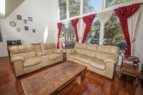 2074 Traverse Court