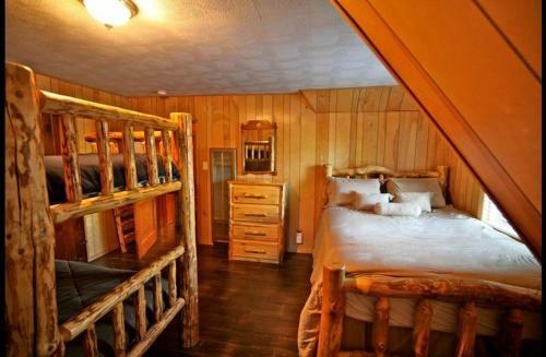 Honey Bear Lodge