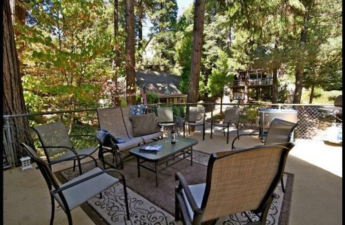 Honey Bear Lodge