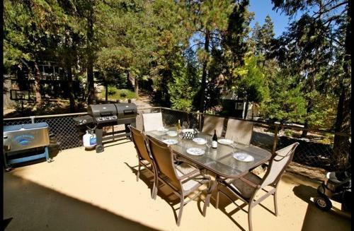 Honey Bear Lodge