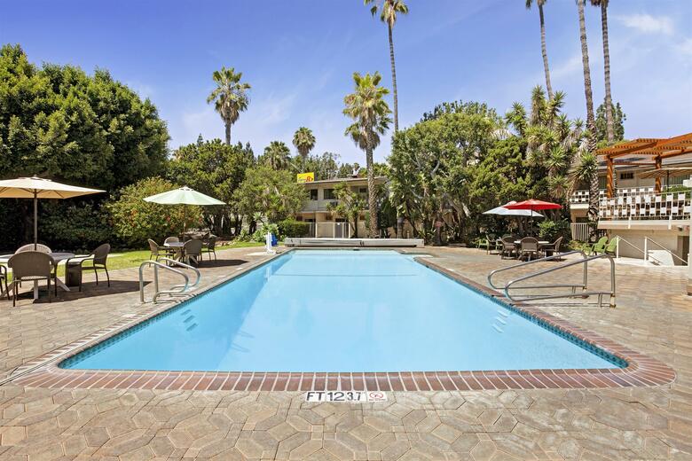 Hotel Super 8 Long Beach