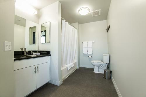 California Spring Apartment