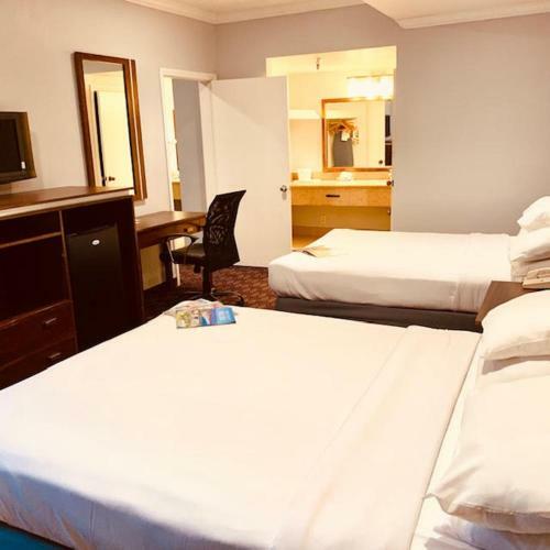 Crimson Hotel, Manhattan Beach