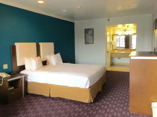 Crimson Hotel, Manhattan Beach