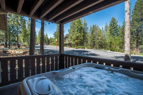 Lodge Mammoth Golf Properties By 101 Great Escapes