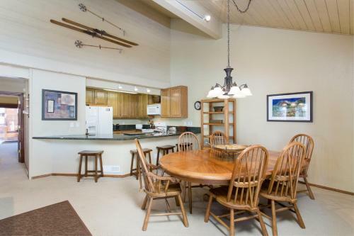 Lodge Mammoth Golf Properties By 101 Great Escapes