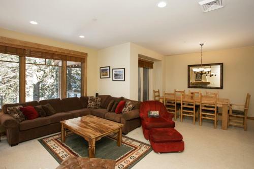 Lodge Mammoth Golf Properties By 101 Great Escapes