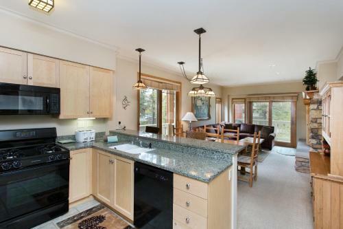 Lodge Mammoth Golf Properties By 101 Great Escapes