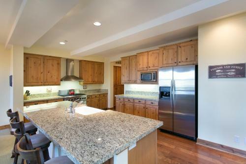 Lodge Mammoth Golf Properties By 101 Great Escapes