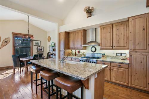 Lodge Mammoth Golf Properties By 101 Great Escapes