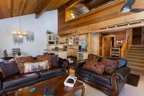 Lodge Mammoth Golf Properties By 101 Great Escapes