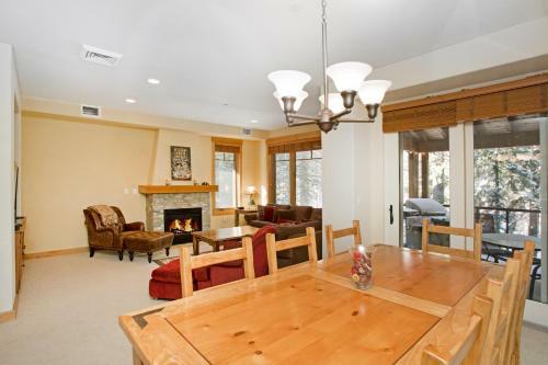 Lodge Mammoth Golf Properties By 101 Great Escapes