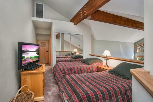 Lodge Mammoth Golf Properties By 101 Great Escapes