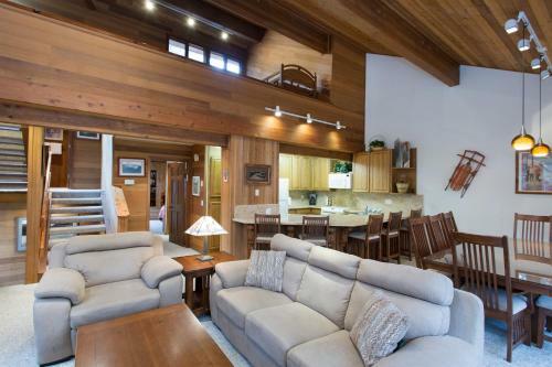 Lodge Mammoth Golf Properties By 101 Great Escapes