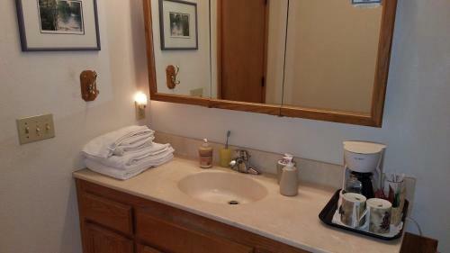 Yosemite Nights Bed & Breakfast