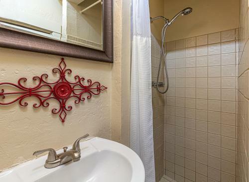 Posada River Rock Inn