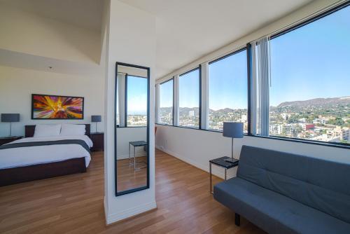 Hollywood Academy Apartment