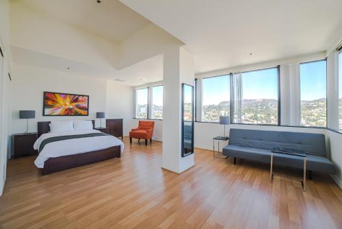 Hollywood Academy Apartment