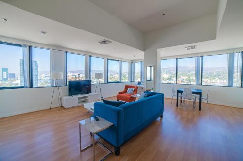 Hollywood Gallery Apartment