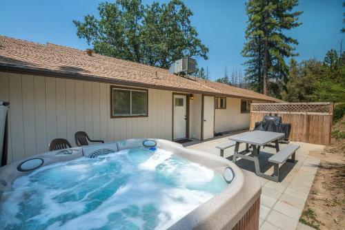 Yosemite's Blue Bird Ranch