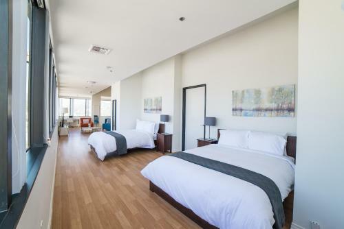 California Jewel Apartment