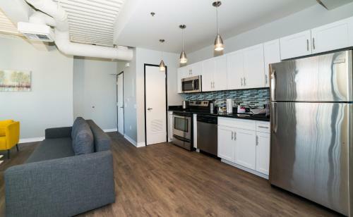 California Jewel Apartment