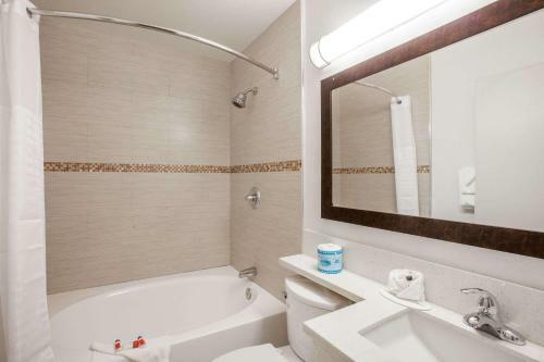 Hotel Days Inn Orange Anaheim