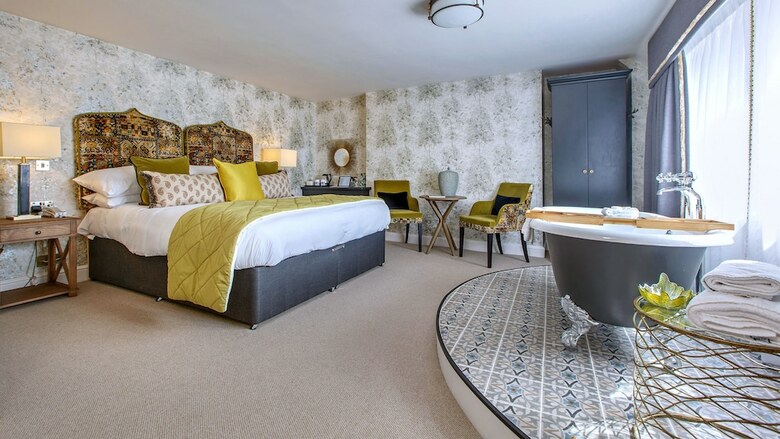 Hotel Maids Head