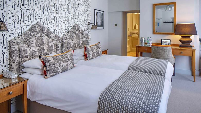Hotel Maids Head