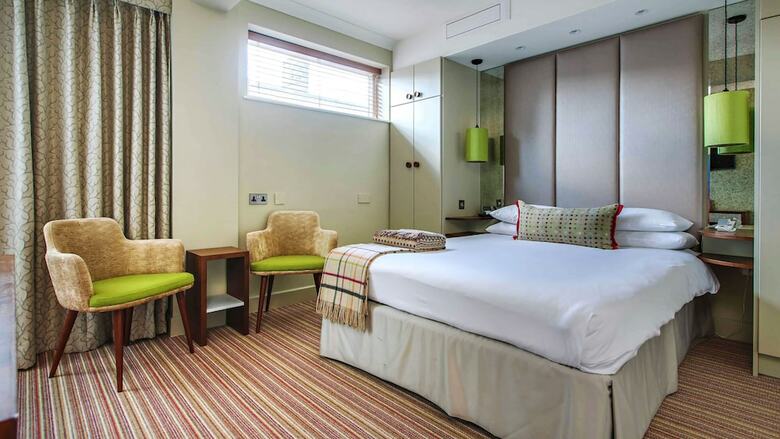 Hotel Maids Head