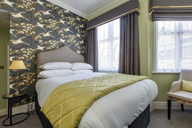 Hotel Maids Head