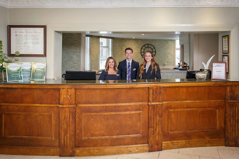 Hotel Maids Head