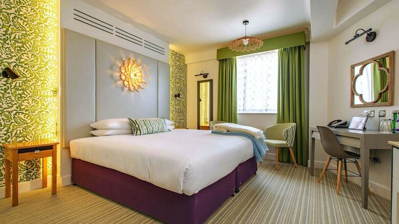 Hotel Maids Head