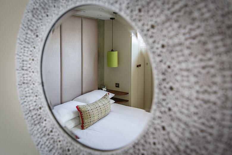 Hotel Maids Head